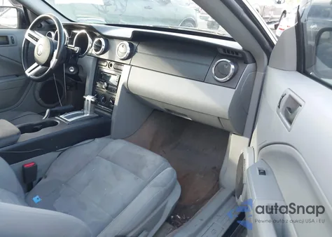 2007 Ford Mustang V6 Deluxe/V6 Premium z USA, uszkodzony, nr VIN 1ZVFT80N175321910